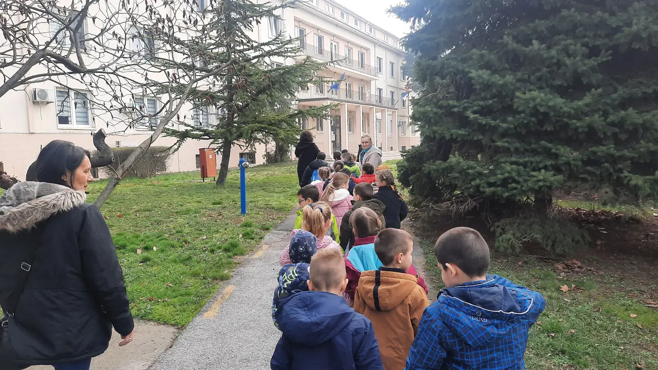 Malci u lokalnoj zajednici