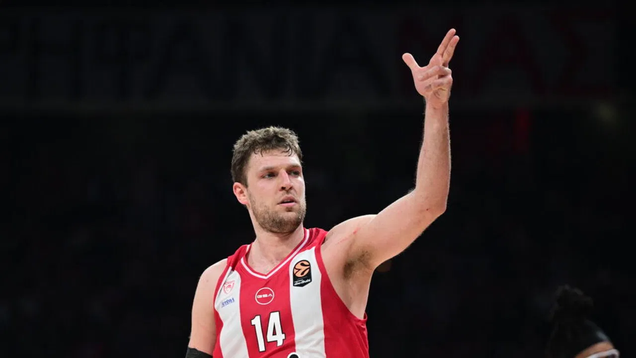 Saša Vezenkov