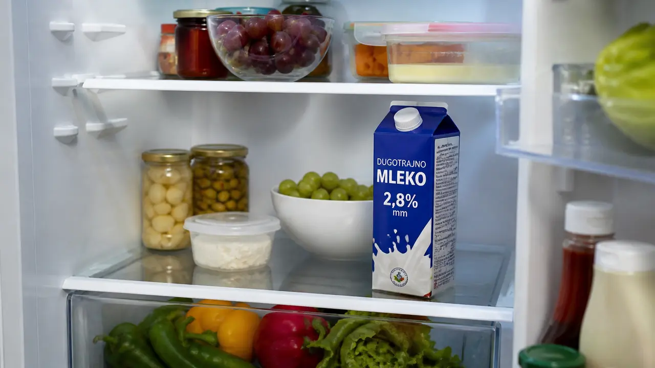 Mleko u frižideru