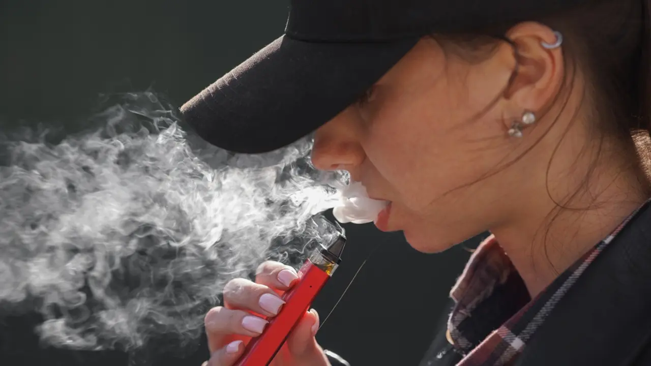 Konzumacija vejp cigarete