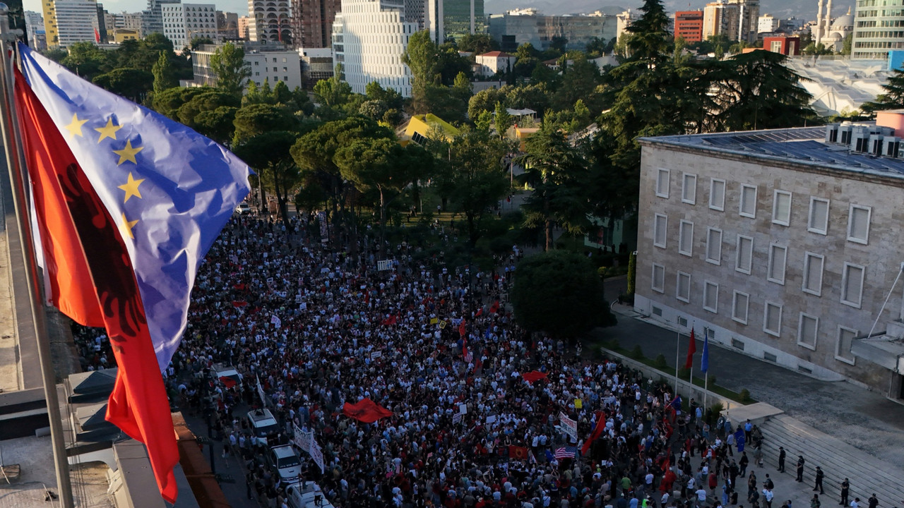Protesti u Tirani