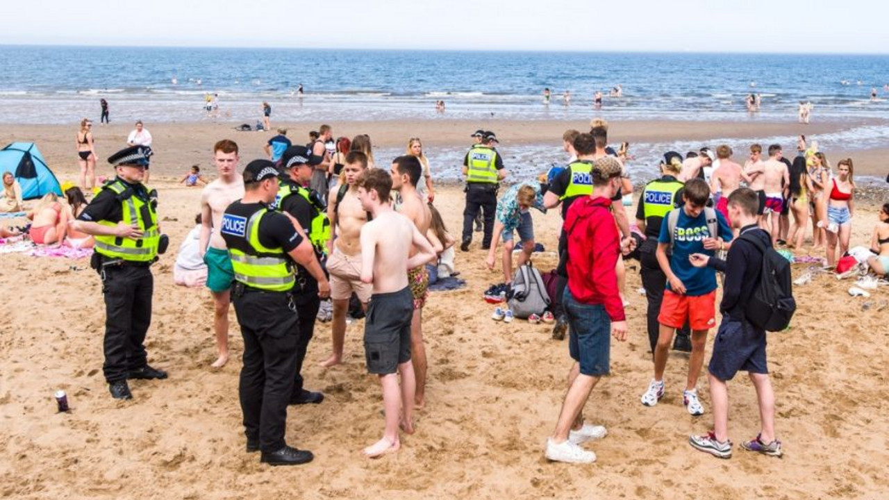 Policija na plaži