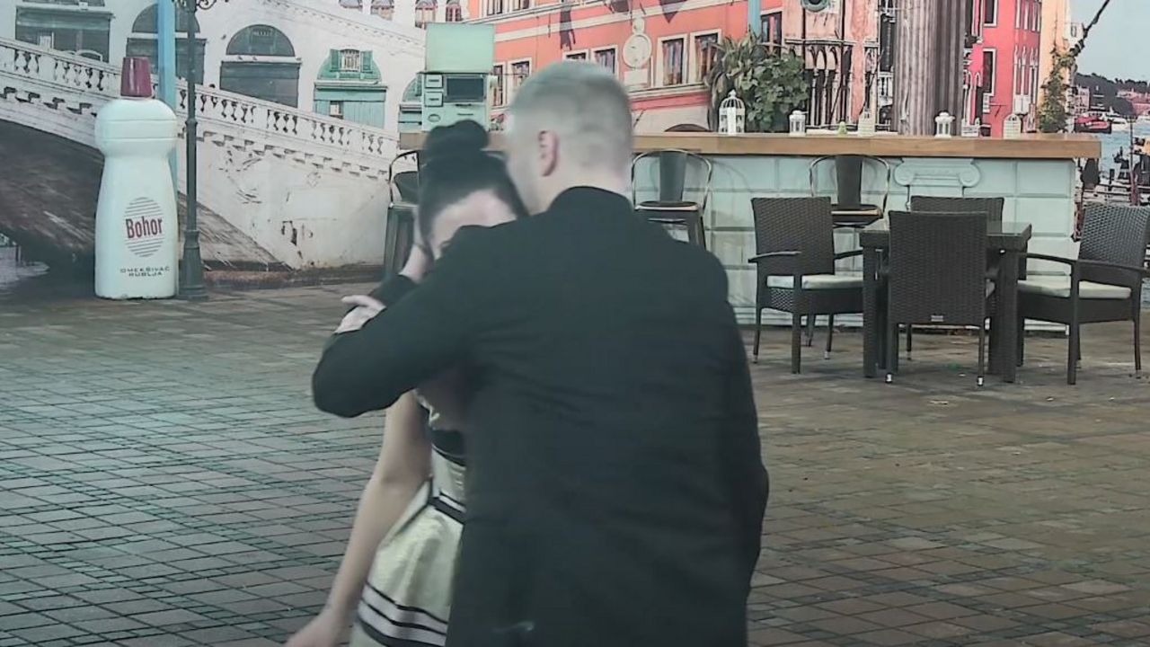 Parovi