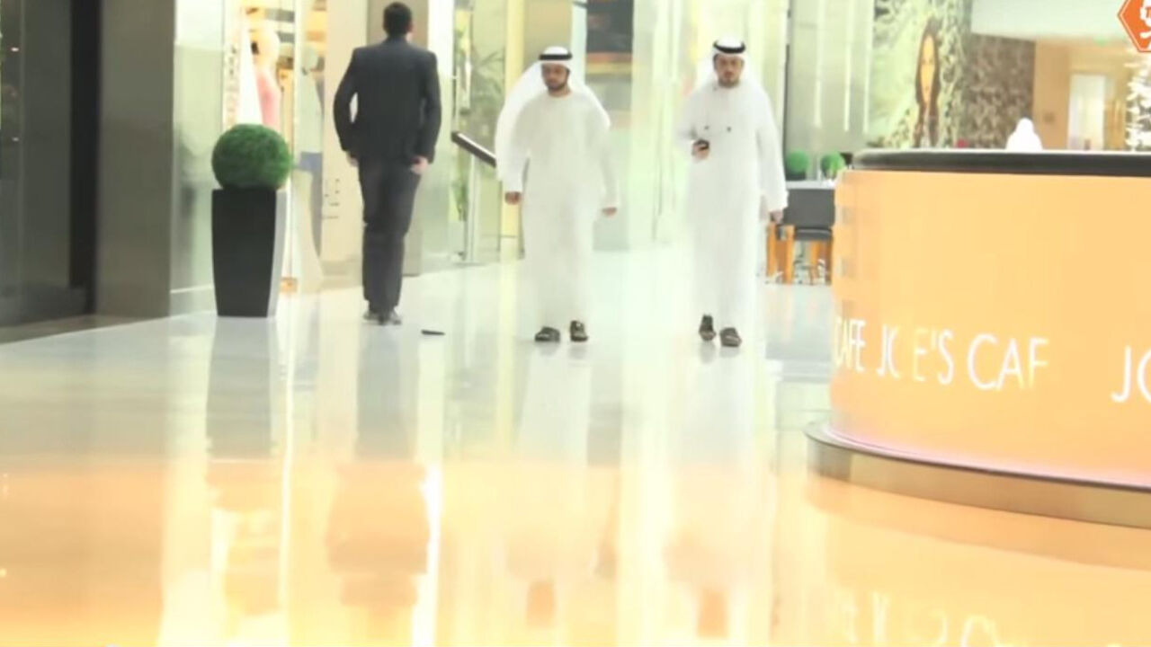 Čoveku ispao novčanik u Dubaiu