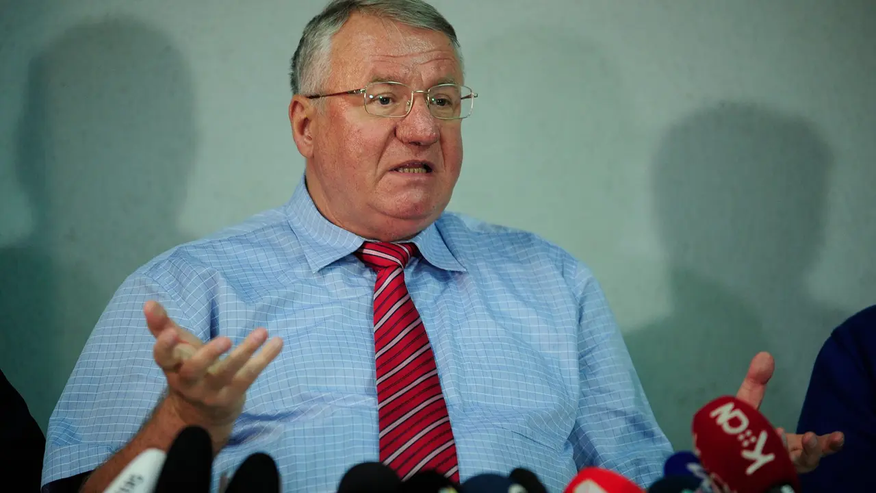 Vojislav Šešelj