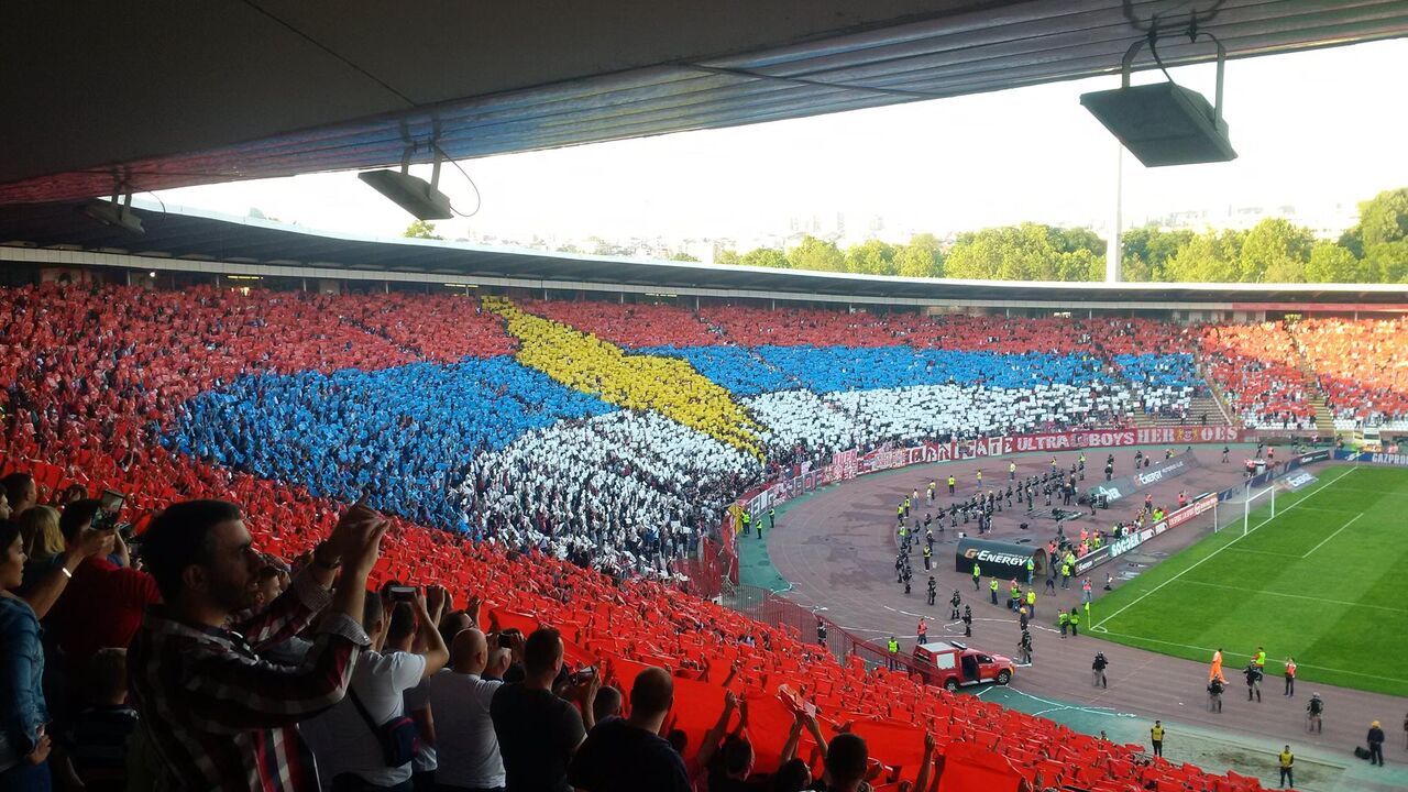 Koreografija na meču Crvena zvezda - Radnički Niš