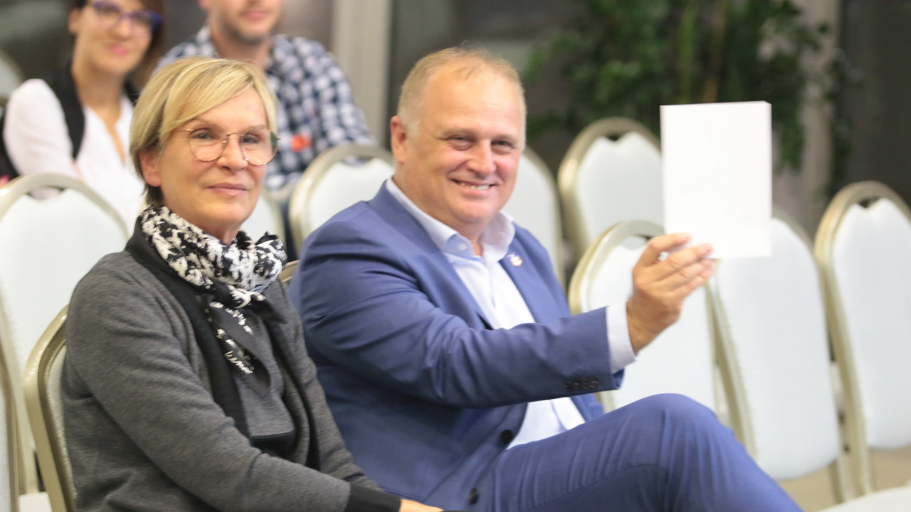 Gradski menadžer Goran Vesić sa suprugom Mome Kapora 