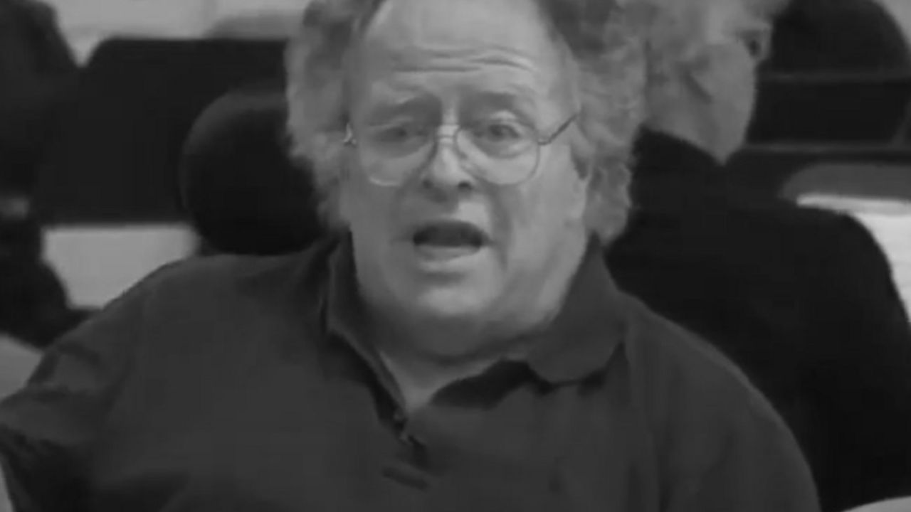 Džejms Levin