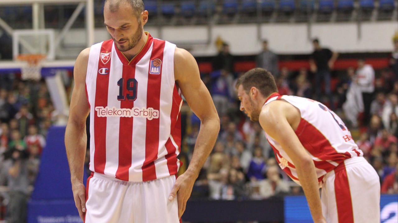 Marko Simonović utučen posle neuspeha na meču sa Igokeoom