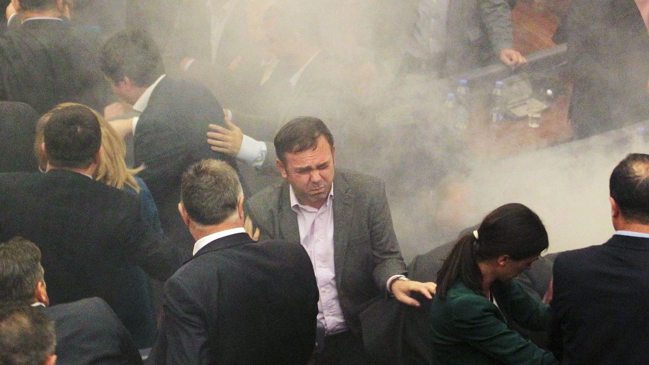 suzavac u Skupštini Kosova