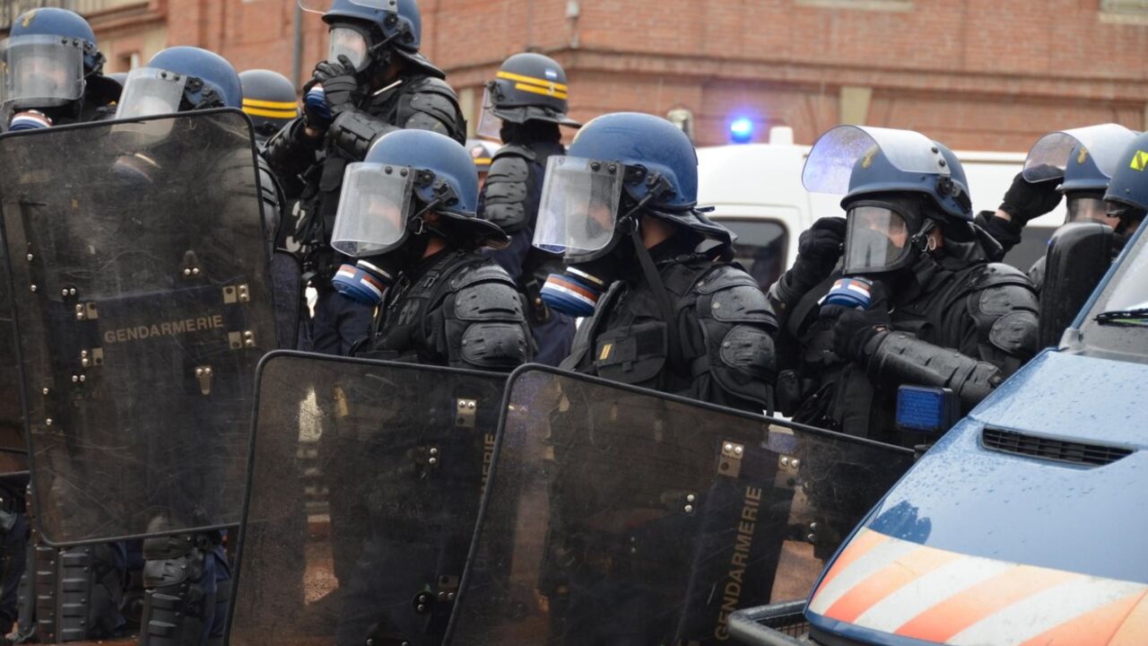 policija