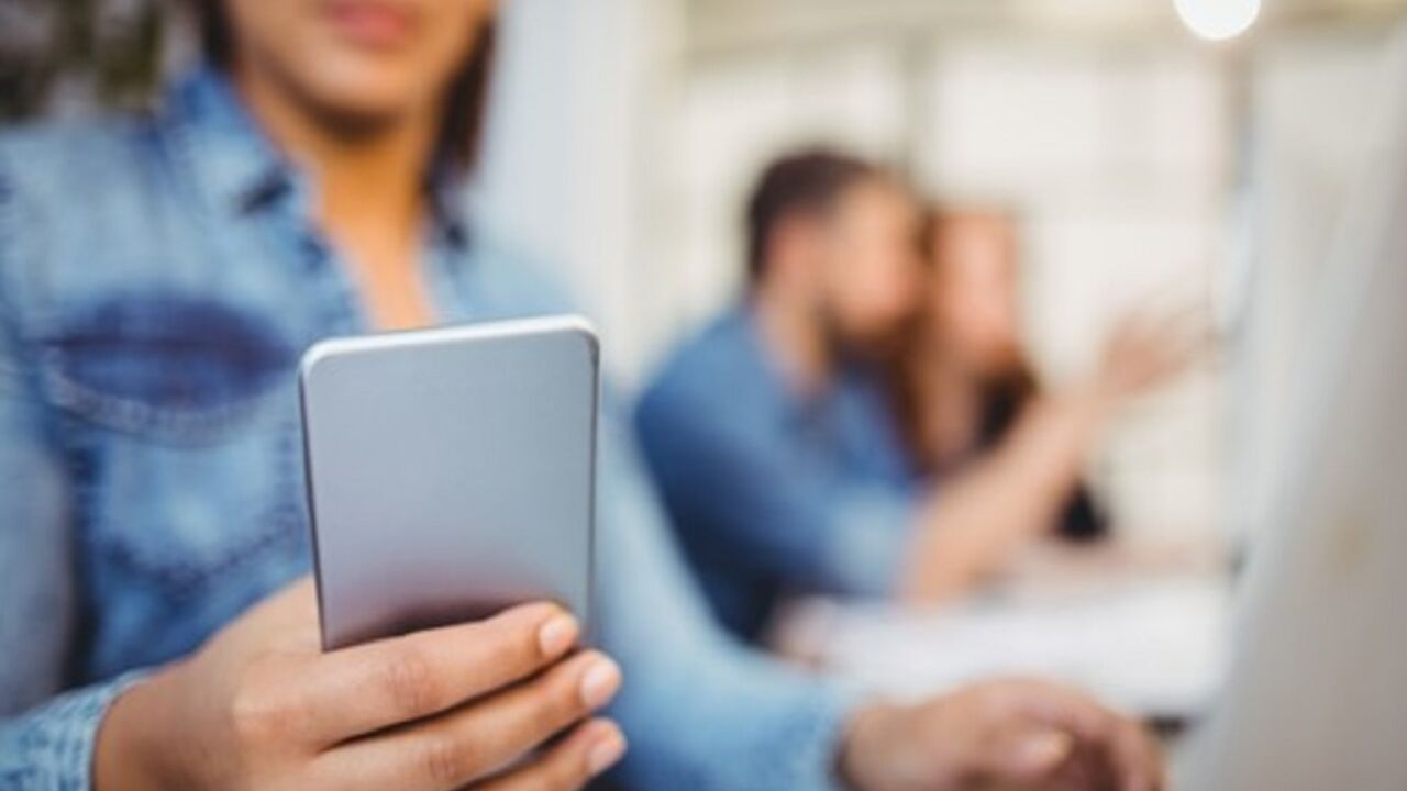 mobilni telefon