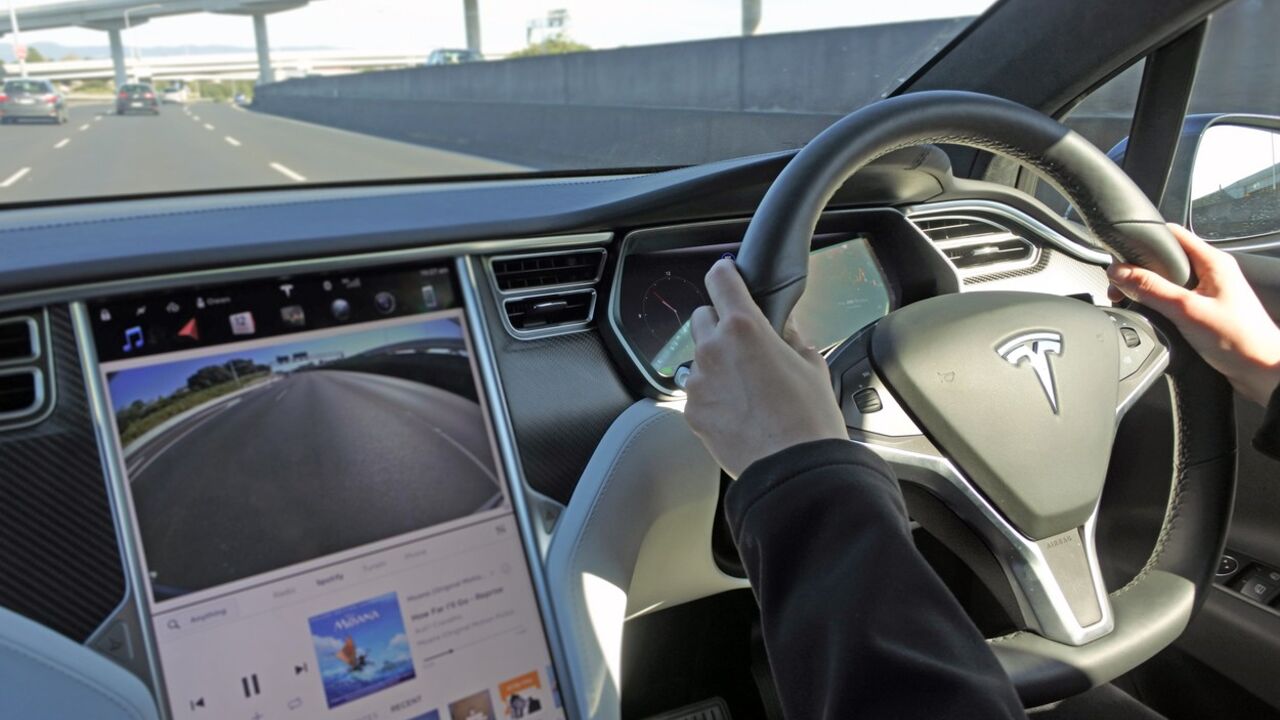 automobil Tesla