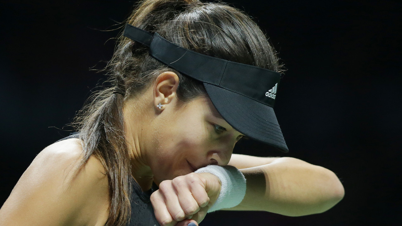 Ana Ivanović u meču protiv Eženi Bušar na finalnom WTA turniru u Singapuru