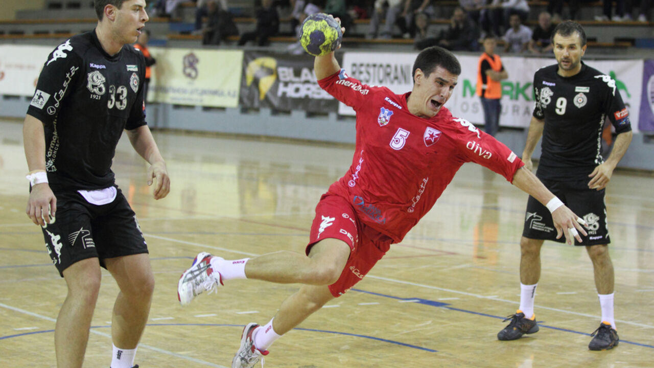 Nikola Šljivančanin u dresu Crvene zvezde na večitojm derbiju protiv Partizana 2012. godine
