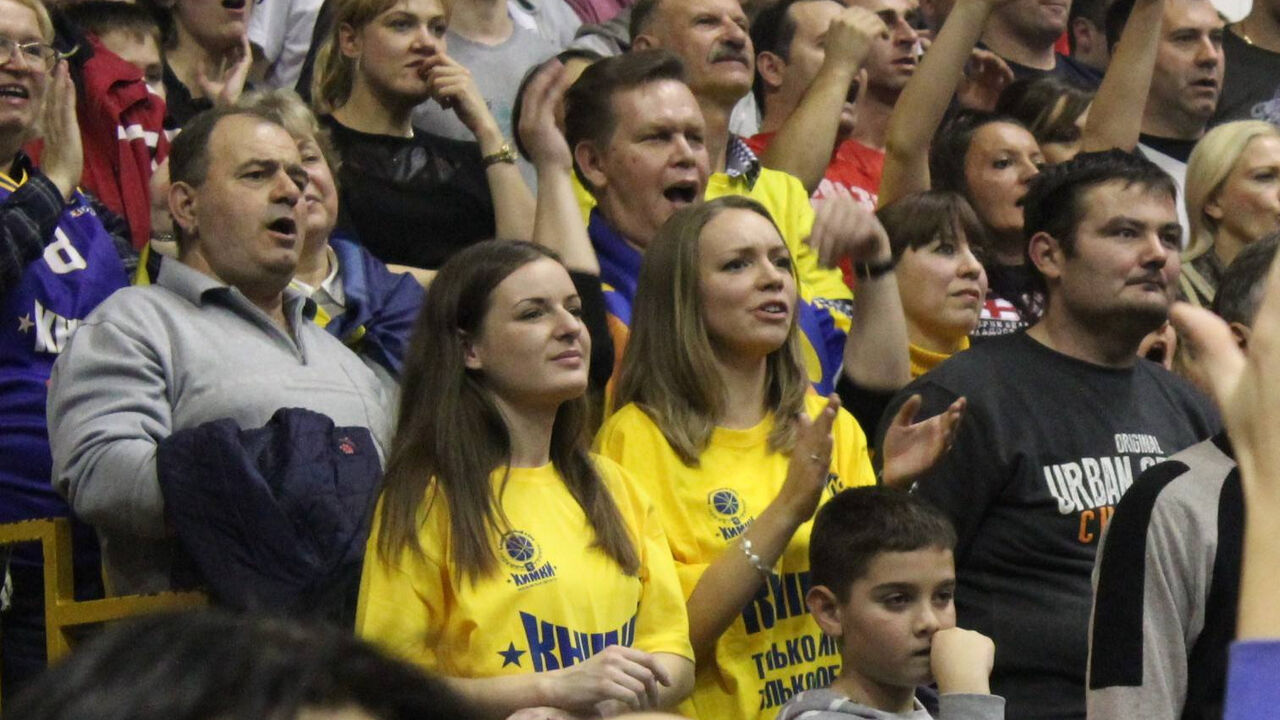Navijaćice Himkija u Pioniru