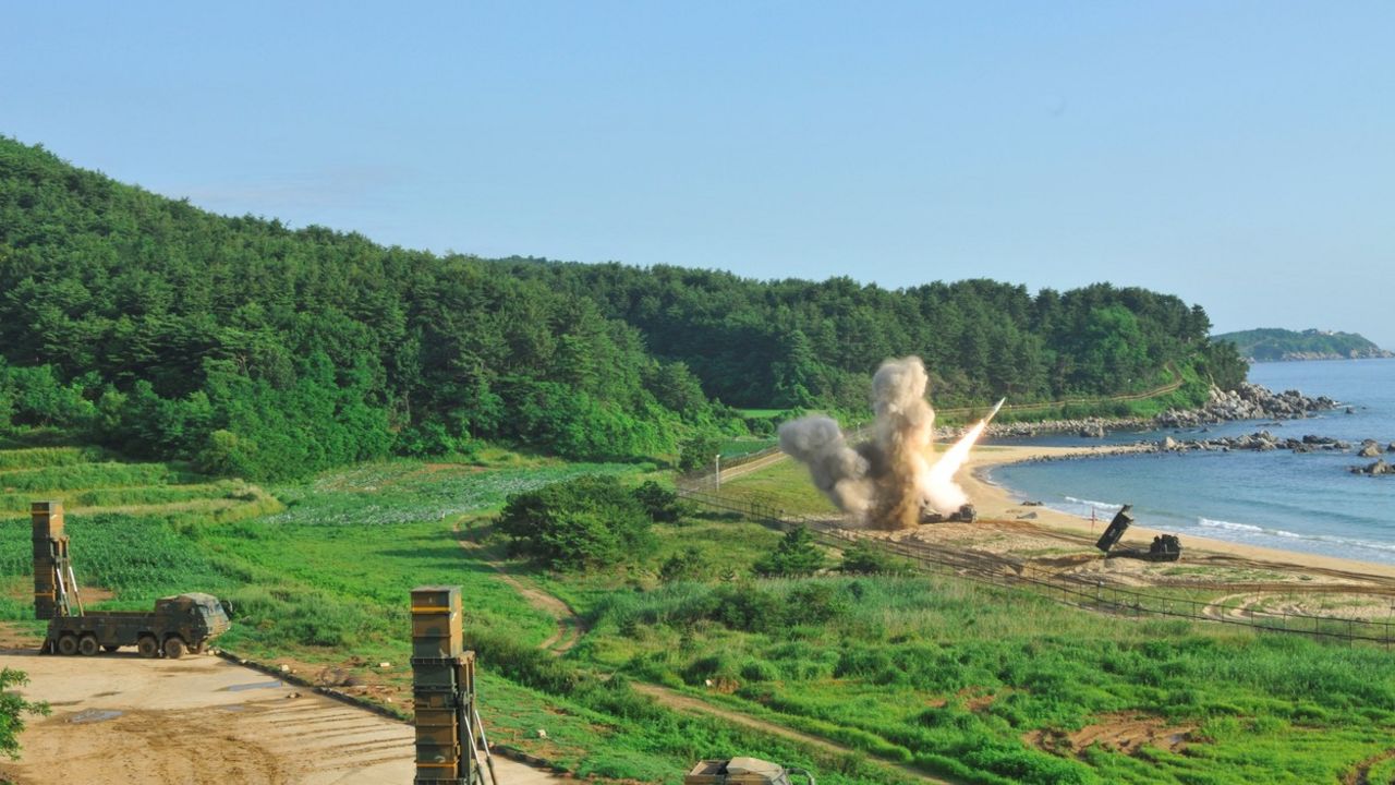 Američki raketni sistem M270 