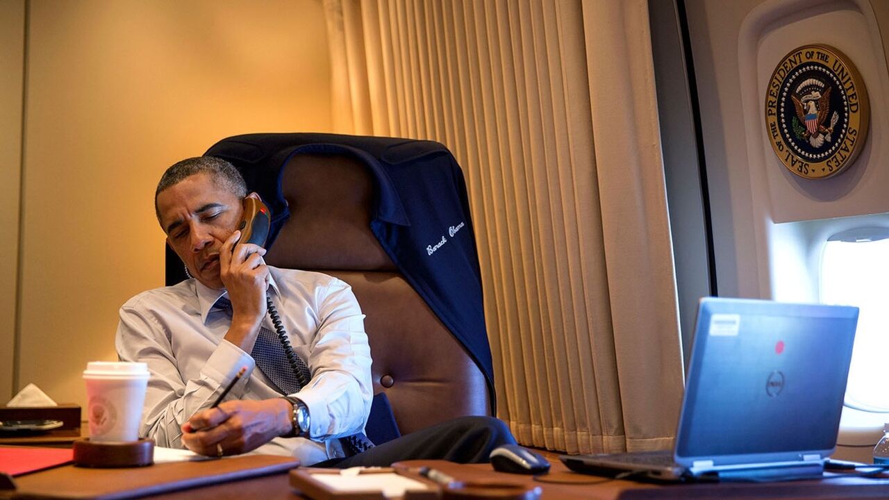 Barak Obama na telefonu
