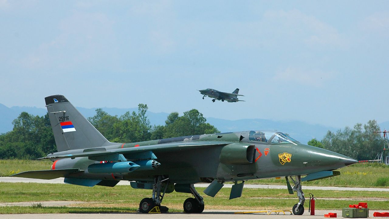 Lovac bombarder Orao