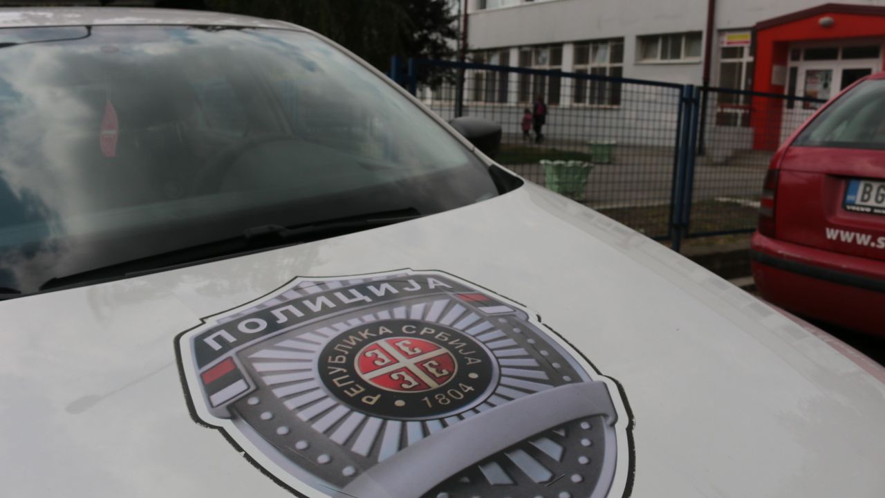 policija