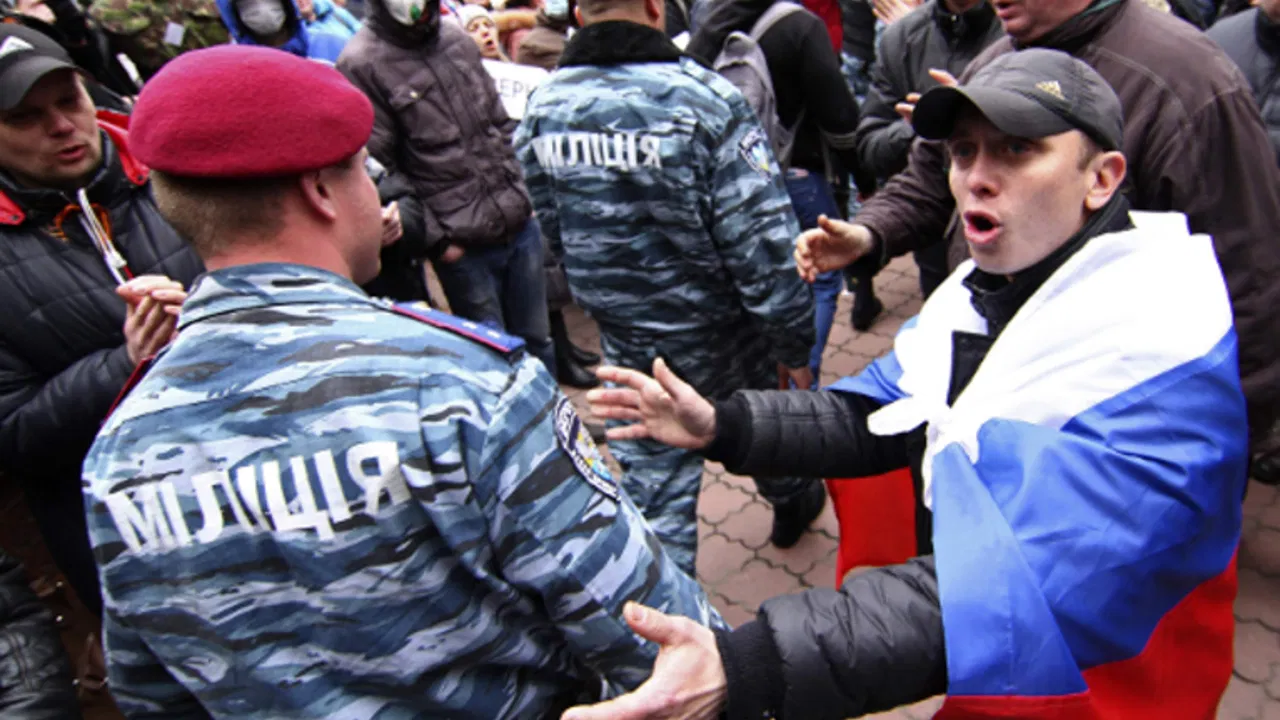 Proruski demonstranti opkolili policiju