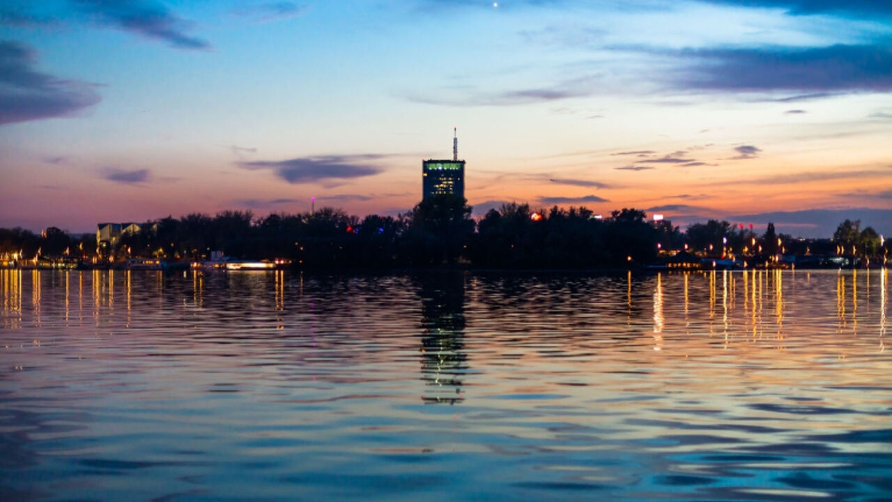Pogled sa reke na Novi Beograd