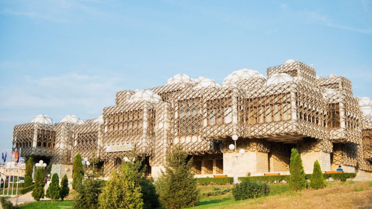 Priština-nacionalna biblioteka