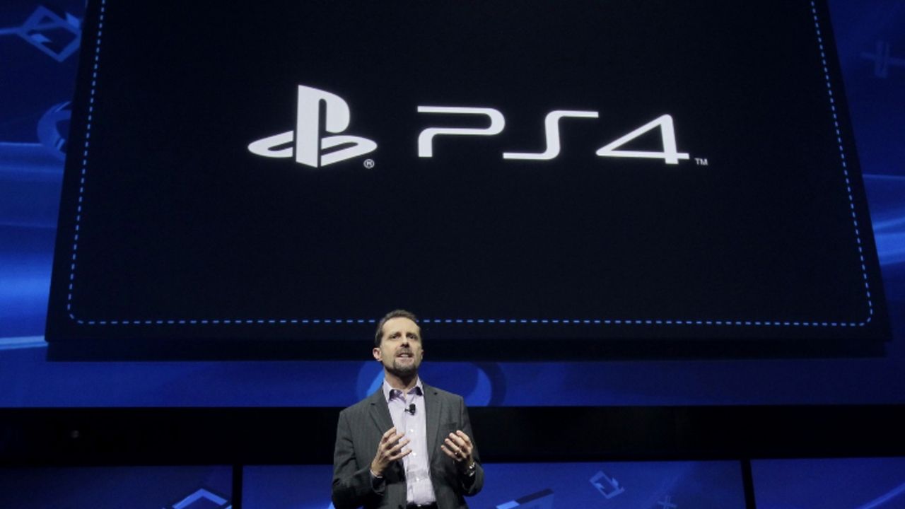 Andrew House na prezentaciji PS4