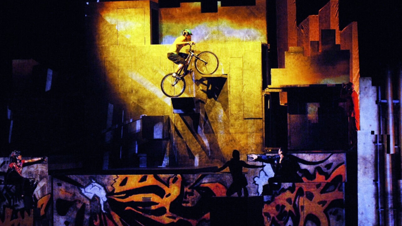 Cirque Eloize