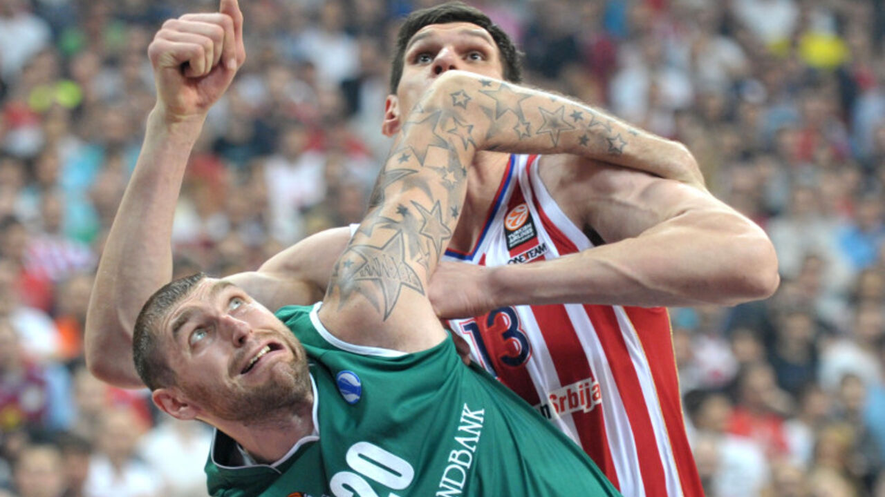 Boban Marjanović na meču sa Uniksom