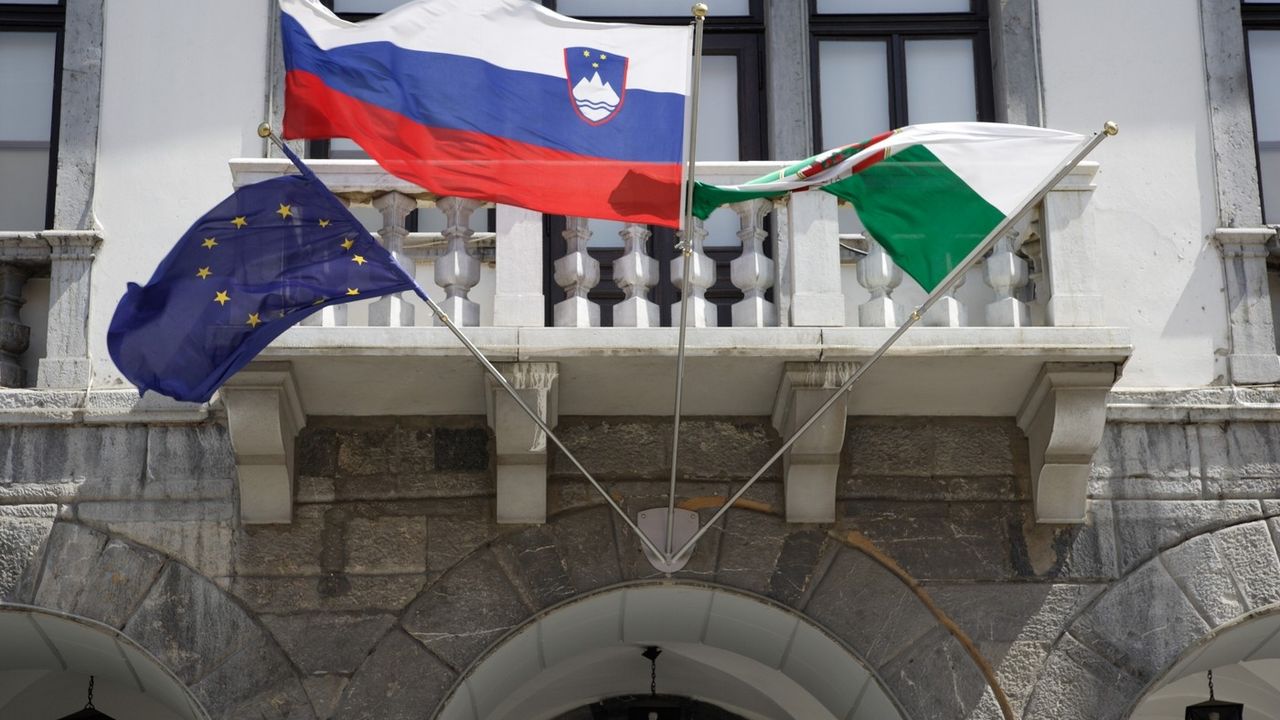 Zastava Slovenije i EU