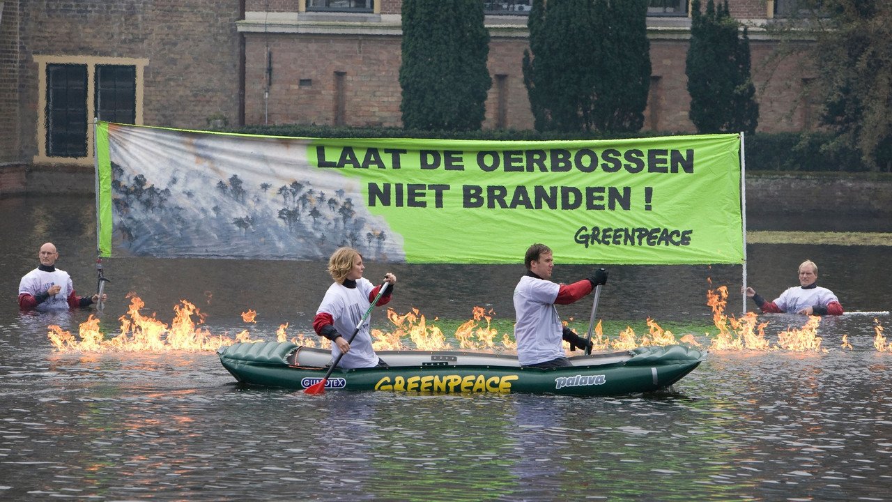 Aktivisti Grinpisa u Amsterdamu