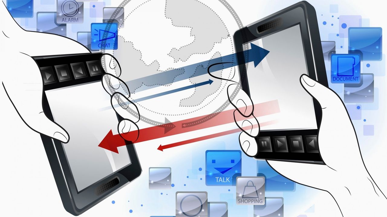 dva mobilna telefona koja se povezuju
