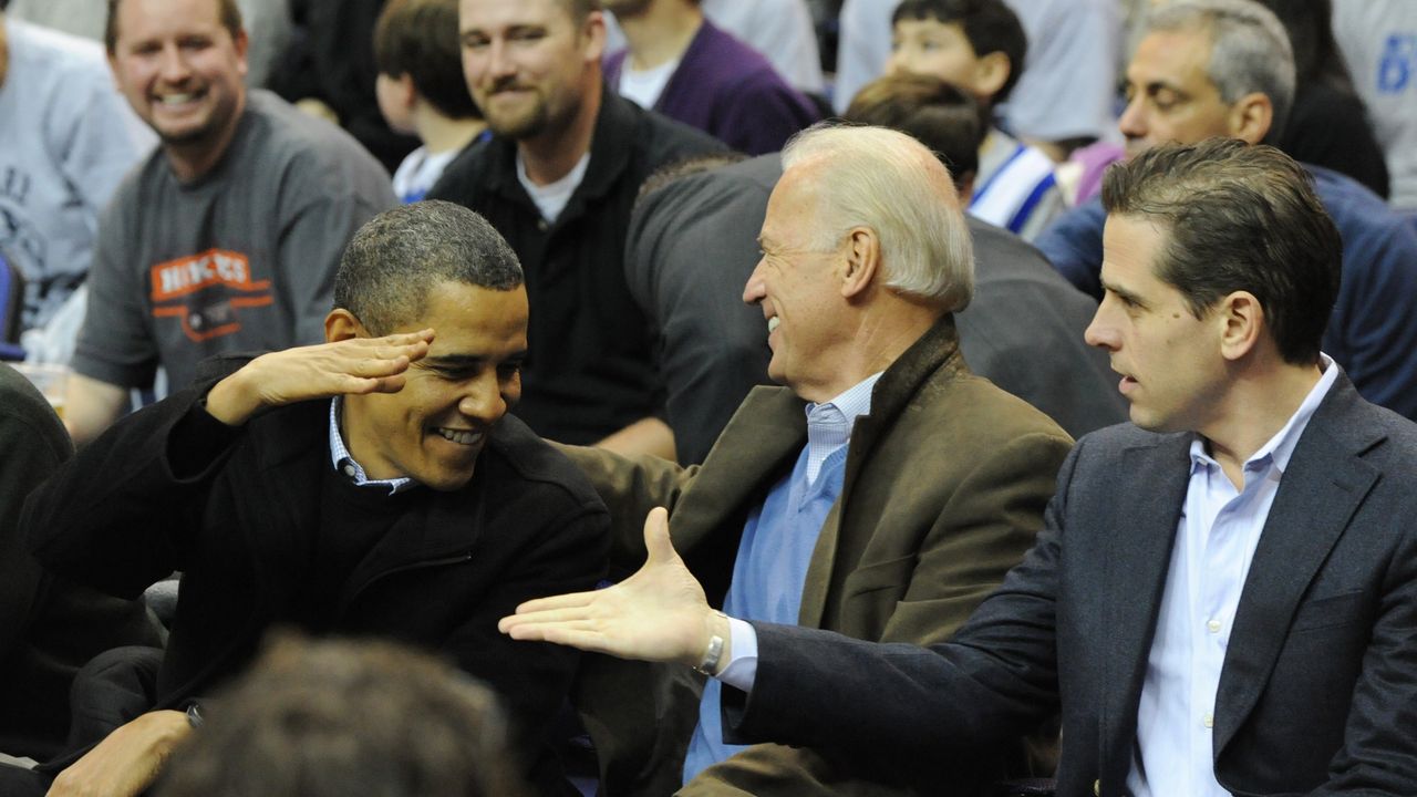 Obama i Bajdenovi na košarkaškoj utakmici