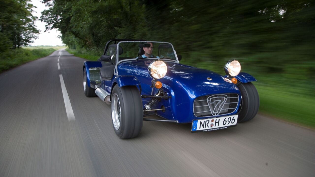 Caterham 7 u punom naletu