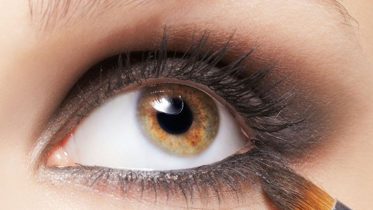 Smoky eyes