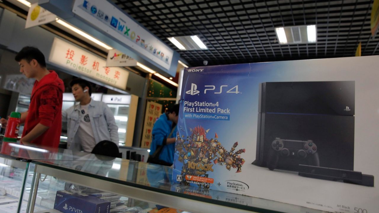 Playstation 4 na prodjanom mestu u Šangaju
