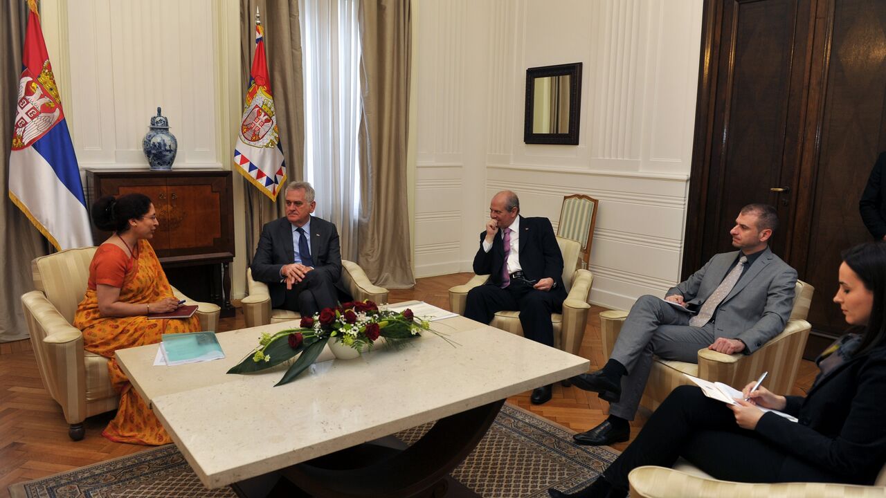 Tomislav Nikolić na sastanku sa ambasadorima
