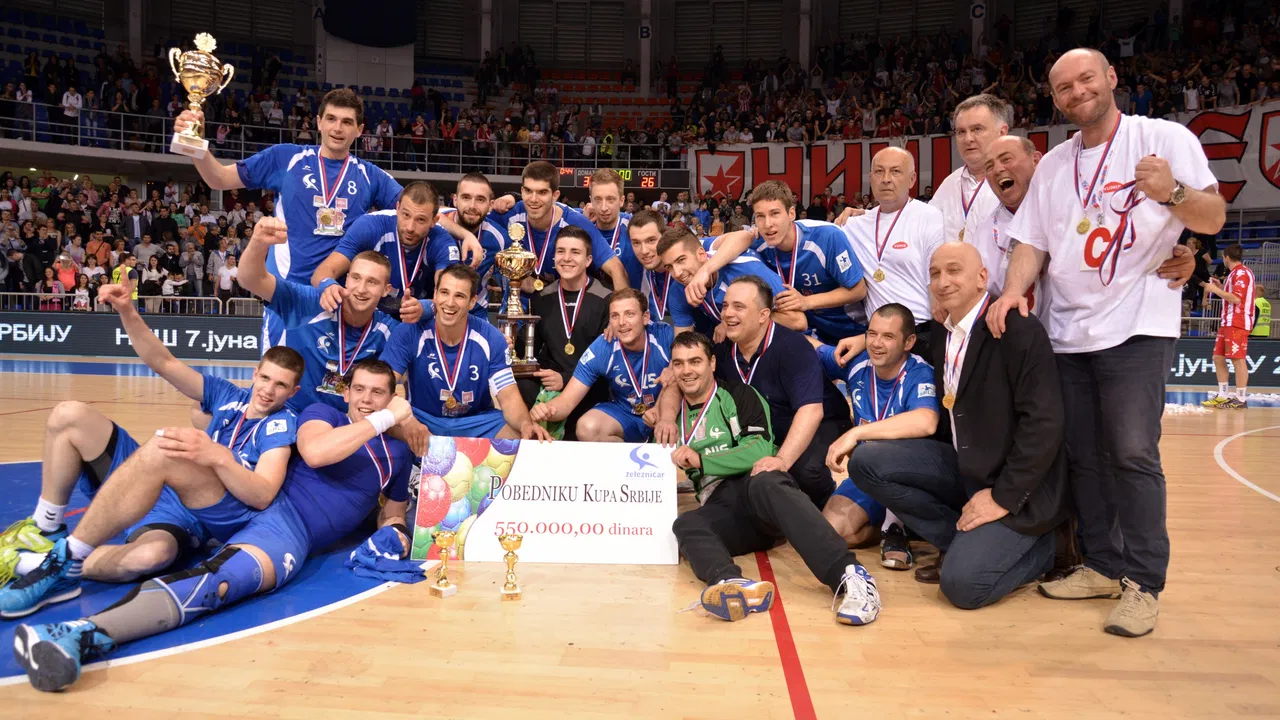 Rukometaši Železničara sa trofejom Kupa Srbije