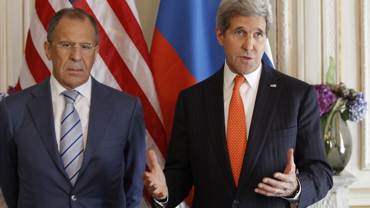 Džon Keri i Sergej Lavrov