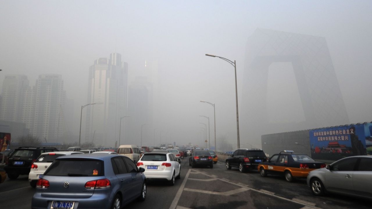 Saobraćajna gužva i veliki smog