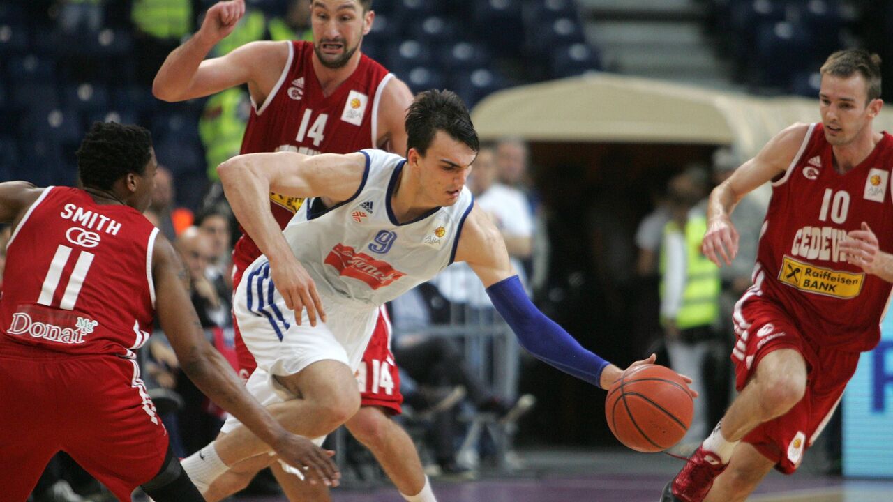 Košarkaši Cedevite i Cibone tokom finala fajnal-fora ABA lige u Beogradu