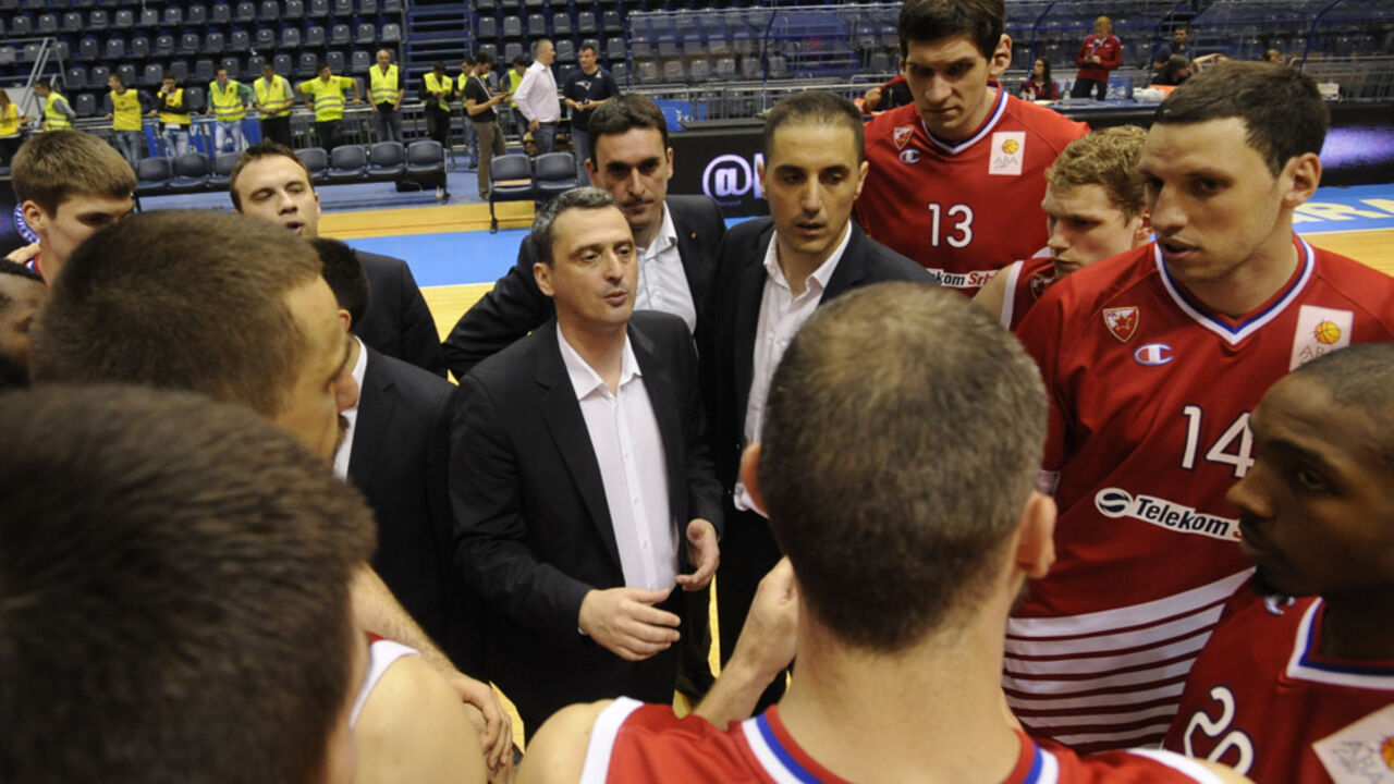 Dejan Radonjić posle prekida u prvoj finalnoj utakmici finala plej-ofa KLS između Partizana i Crvene zvezde