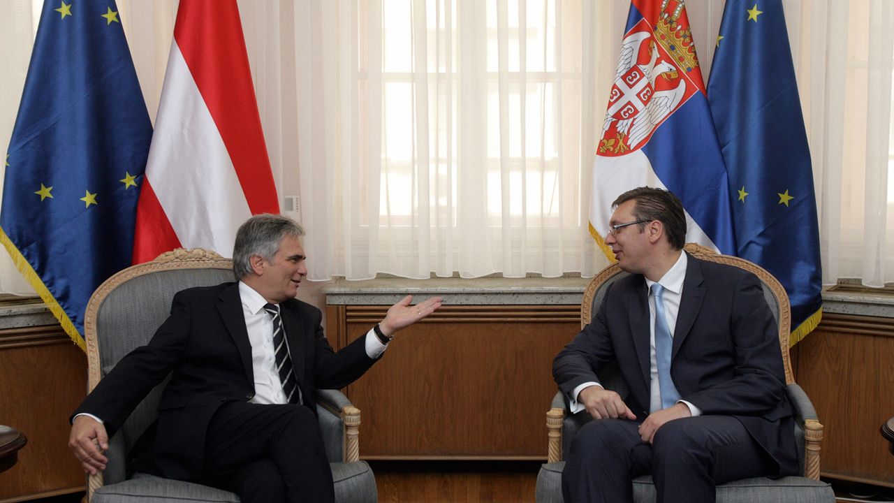 Aleksandar Vučić, Fajman