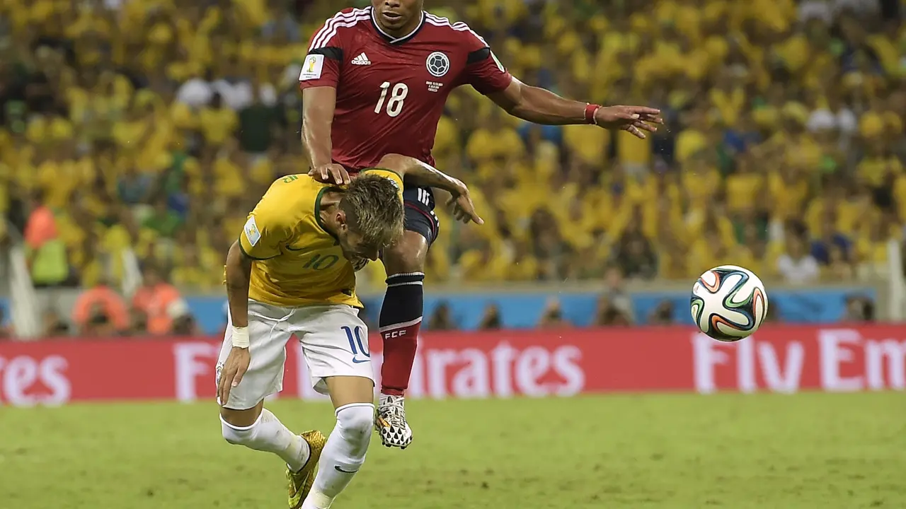 Težak prekršaj Zunige nad Nejmarom u četvrtfinalu Mundijala u Brazilu između Kolumbije i Brazila