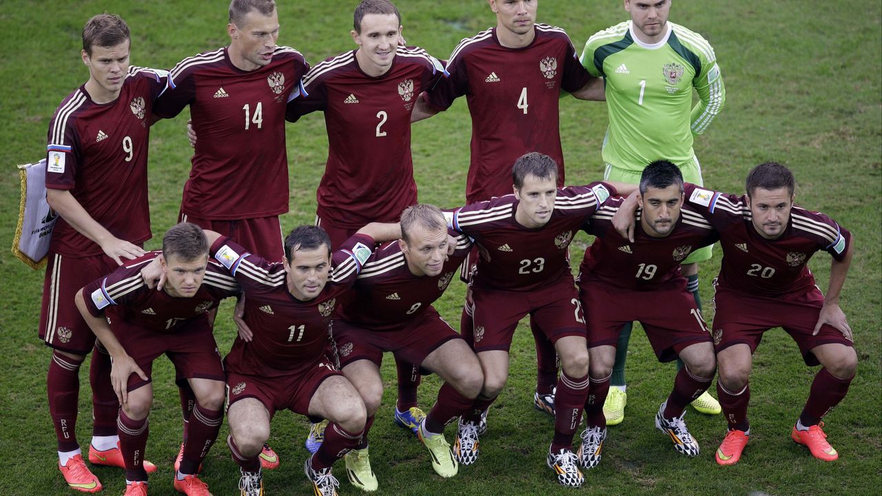 Reprezentacija Rusije na meču Svetskog prvenstva u Brazilu protiv Alžira