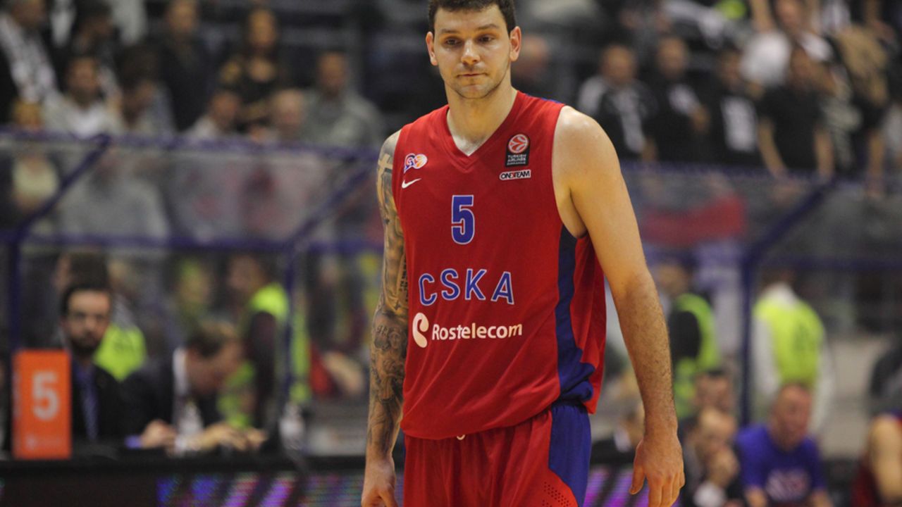 Vladimir Micov u dresu CSKA na meču Evrolige protiv Partizana u Kombank areni