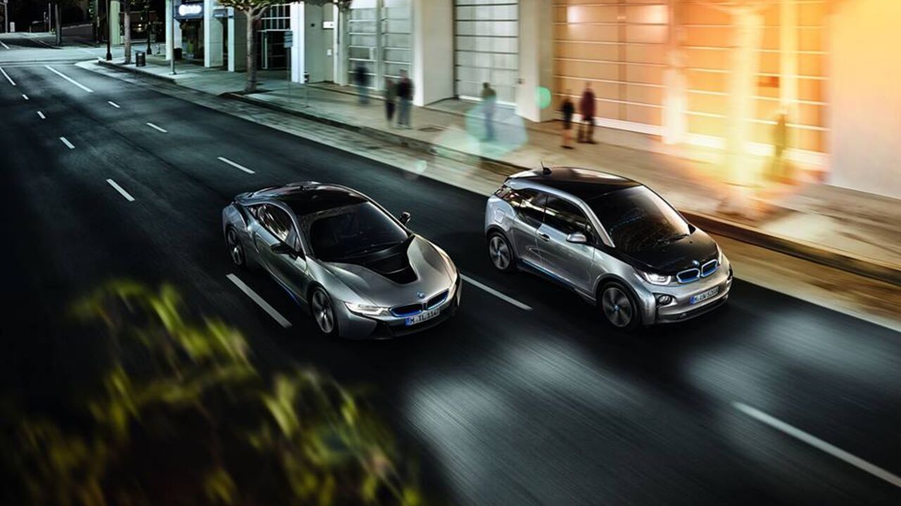 BMW i8  i i3 na ulici