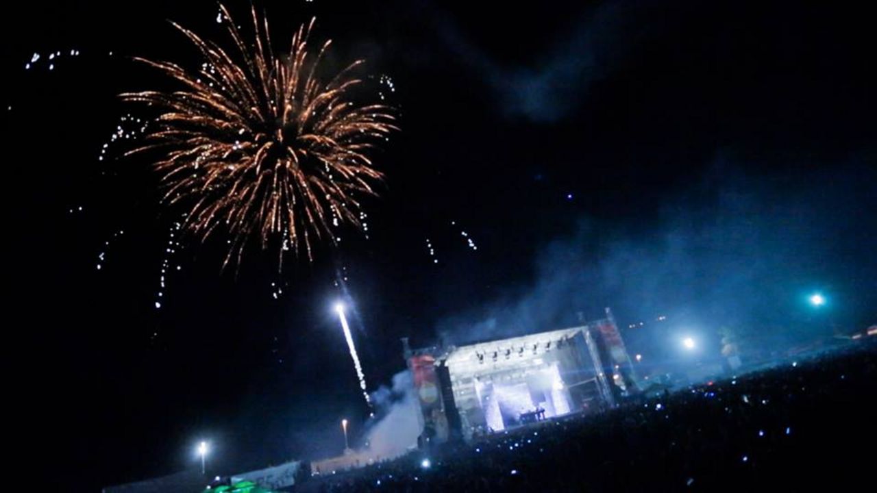 Sea dance festival