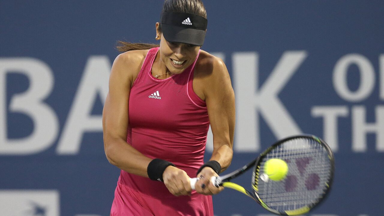 Ana Ivanović u meču protiv Serene Vilijams na turniru u Stenfordu